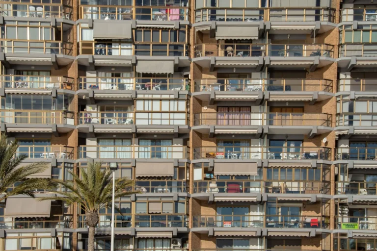 Louer un appartement à Toulon : prix, quartiers et conseils